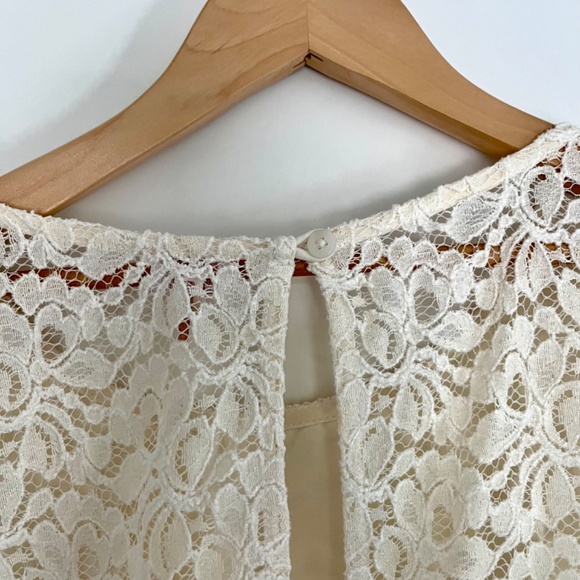 Aritzia Talula Lace Cropped Top, Cream, Size XS - Picture 5 of 9